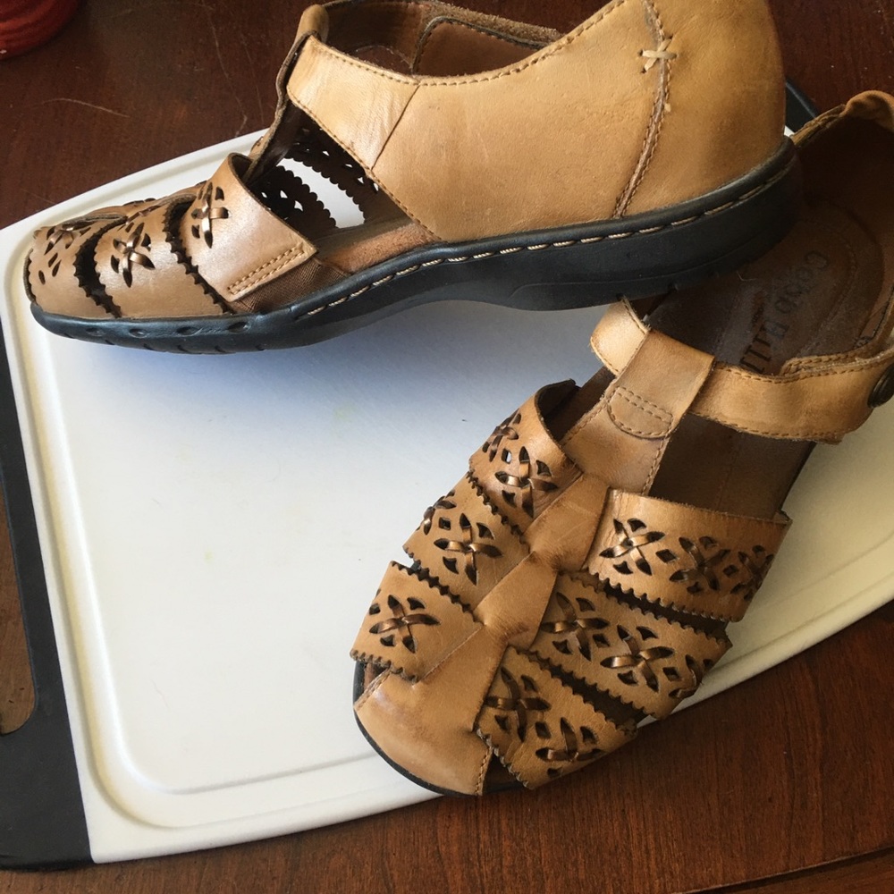Women’s shoes